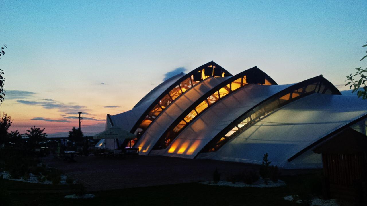 Hanul Moara Cu Noroc Ineu  Exterior foto